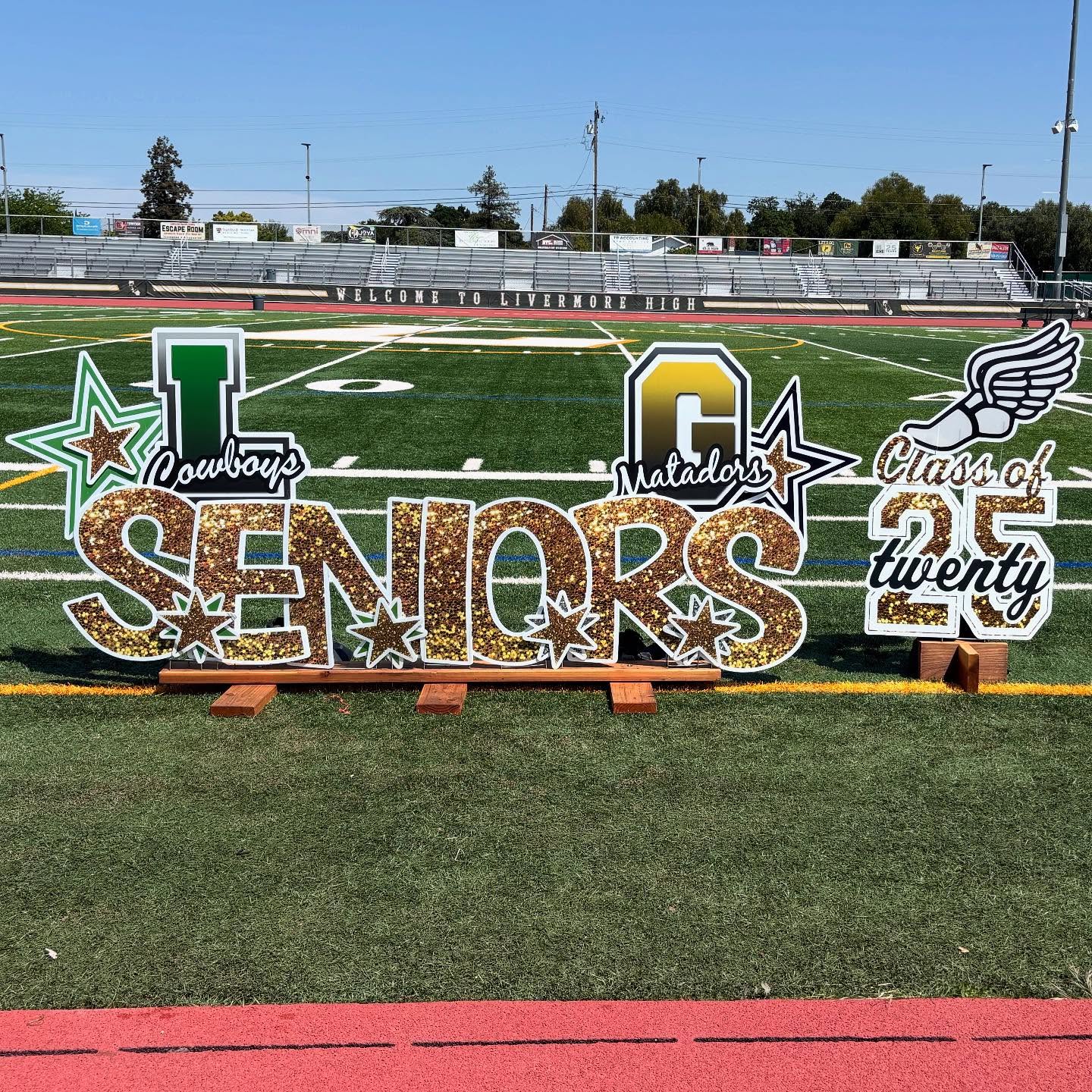 Senior Graduation Sign Gold